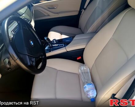 Білий БМВ 5 Серія, об'ємом двигуна 3 л та пробігом 200 тис. км за 12000 $, фото 9 на Automoto.ua