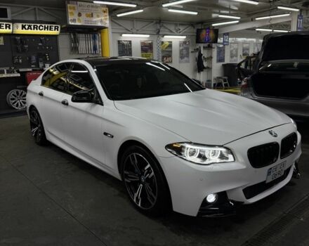 Белый БМВ 5 Серия, объемом двигателя 3 л и пробегом 190 тыс. км за 16600 $, фото 1 на Automoto.ua