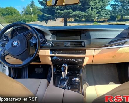 Білий БМВ 5 Серія, об'ємом двигуна 3 л та пробігом 200 тис. км за 12000 $, фото 13 на Automoto.ua