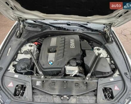 Білий БМВ 5 Серія, об'ємом двигуна 3 л та пробігом 133 тис. км за 15500 $, фото 15 на Automoto.ua