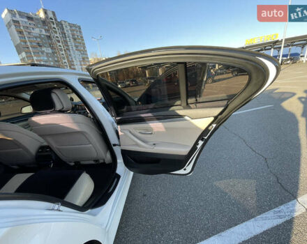 Білий БМВ 5 Серія, об'ємом двигуна 2 л та пробігом 272 тис. км за 14000 $, фото 3 на Automoto.ua