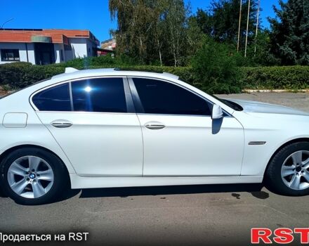 Білий БМВ 5 Серія, об'ємом двигуна 3 л та пробігом 200 тис. км за 12000 $, фото 6 на Automoto.ua