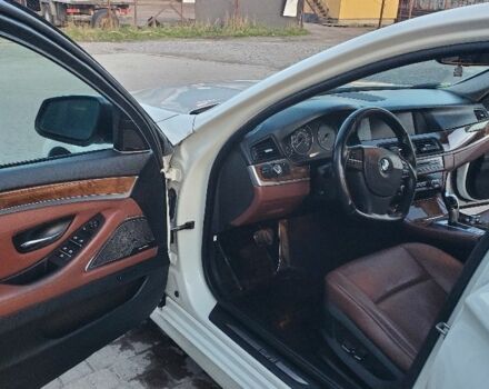 Белый БМВ 5 Серия, объемом двигателя 3 л и пробегом 242 тыс. км за 13000 $, фото 8 на Automoto.ua