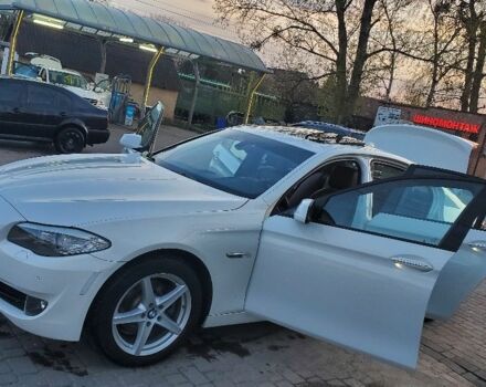 Белый БМВ 5 Серия, объемом двигателя 3 л и пробегом 242 тыс. км за 13000 $, фото 5 на Automoto.ua