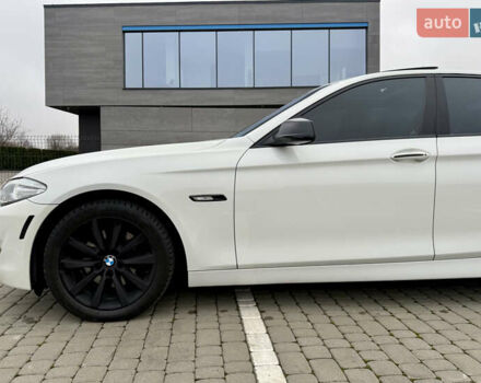 Белый БМВ 5 Серия, объемом двигателя 3 л и пробегом 222 тыс. км за 13500 $, фото 6 на Automoto.ua