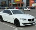 Белый БМВ 5 Серия, объемом двигателя 2.99 л и пробегом 256 тыс. км за 15500 $, фото 1 на Automoto.ua