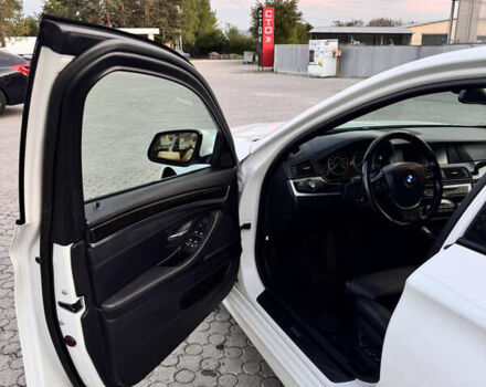 Белый БМВ 5 Серия, объемом двигателя 3.5 л и пробегом 265 тыс. км за 13900 $, фото 2 на Automoto.ua