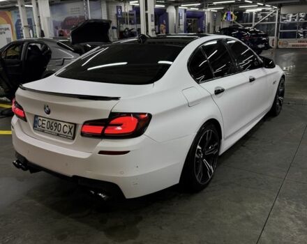 Белый БМВ 5 Серия, объемом двигателя 3 л и пробегом 190 тыс. км за 16600 $, фото 3 на Automoto.ua