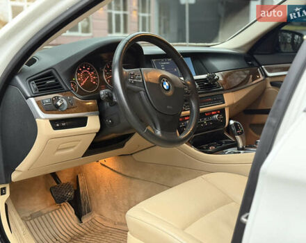 Білий БМВ 5 Серія, об'ємом двигуна 3 л та пробігом 223 тис. км за 11900 $, фото 19 на Automoto.ua