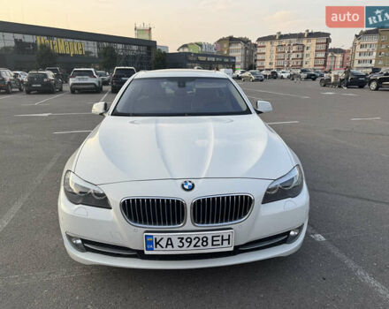 Белый БМВ 5 Серия, объемом двигателя 2 л и пробегом 275 тыс. км за 12700 $, фото 1 на Automoto.ua