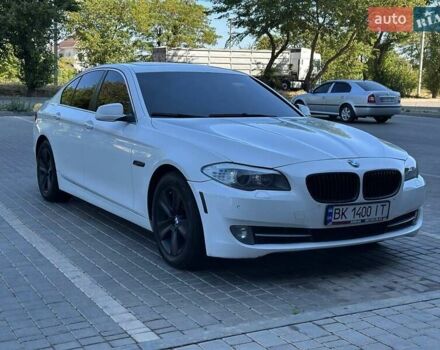 Білий БМВ 5 Серія, об'ємом двигуна 2 л та пробігом 330 тис. км за 10500 $, фото 35 на Automoto.ua