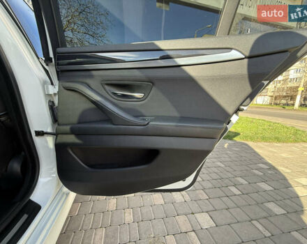 Білий БМВ 5 Серія, об'ємом двигуна 2 л та пробігом 105 тис. км за 14700 $, фото 50 на Automoto.ua