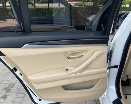 Белый БМВ 5 Серия, объемом двигателя 2.99 л и пробегом 215 тыс. км за 16500 $, фото 23 на Automoto.ua