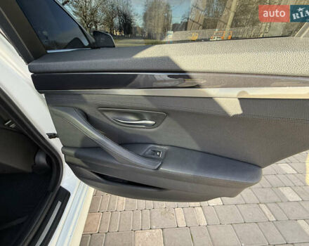 Білий БМВ 5 Серія, об'ємом двигуна 2 л та пробігом 105 тис. км за 14700 $, фото 46 на Automoto.ua