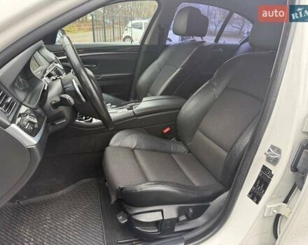 Білий БМВ 5 Серія, об'ємом двигуна 2 л та пробігом 151 тис. км за 12500 $, фото 19 на Automoto.ua