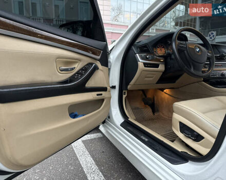 Білий БМВ 5 Серія, об'ємом двигуна 3 л та пробігом 223 тис. км за 11900 $, фото 37 на Automoto.ua