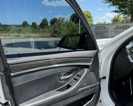 Білий БМВ 5 Серія, об'ємом двигуна 2 л та пробігом 310 тис. км за 20000 $, фото 13 на Automoto.ua