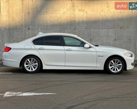 БМВ 5 Серия 2012 в Киеве на Automoto.ua Белый БМВ 5 Серия, объемом двигателя 2 л и пробегом 140 тыс. км за 15000 $, фото 9 на Automoto.ua