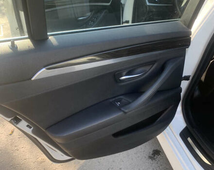 Білий БМВ 5 Серія, об'ємом двигуна 2 л та пробігом 220 тис. км за 12000 $, фото 10 на Automoto.ua