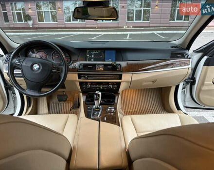 Білий БМВ 5 Серія, об'ємом двигуна 3 л та пробігом 223 тис. км за 11900 $, фото 27 на Automoto.ua