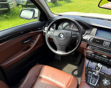 Білий БМВ 5 Серія, об'ємом двигуна 3 л та пробігом 231 тис. км за 11300 $, фото 10 на Automoto.ua