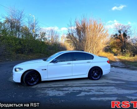 Білий БМВ 5 Серія, об'ємом двигуна 2 л та пробігом 200 тис. км за 13200 $, фото 1 на Automoto.ua