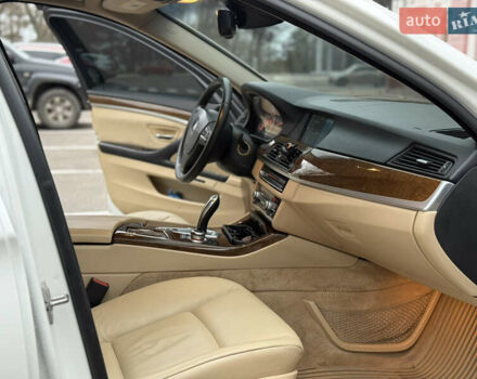 Білий БМВ 5 Серія, об'ємом двигуна 3 л та пробігом 223 тис. км за 11900 $, фото 21 на Automoto.ua