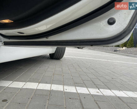 Білий БМВ 5 Серія, об'ємом двигуна 2 л та пробігом 171 тис. км за 13200 $, фото 15 на Automoto.ua