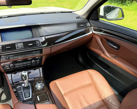 Білий БМВ 5 Серія, об'ємом двигуна 3 л та пробігом 231 тис. км за 11300 $, фото 11 на Automoto.ua