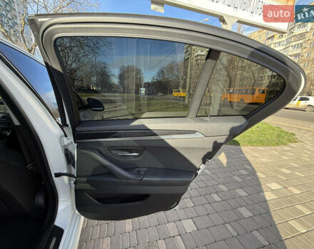 Білий БМВ 5 Серія, об'ємом двигуна 2 л та пробігом 105 тис. км за 14700 $, фото 47 на Automoto.ua