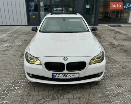 Белый БМВ 5 Серия, объемом двигателя 2 л и пробегом 205 тыс. км за 11400 $, фото 5 на Automoto.ua