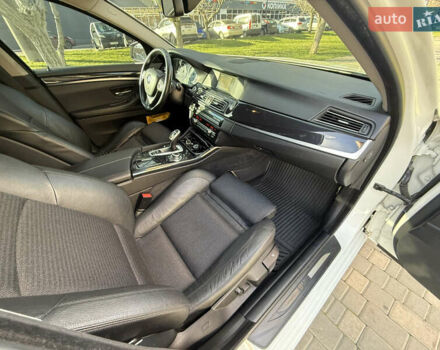 Білий БМВ 5 Серія, об'ємом двигуна 2 л та пробігом 105 тис. км за 14700 $, фото 36 на Automoto.ua