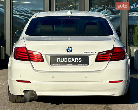 Білий БМВ 5 Серія, об'ємом двигуна 2 л та пробігом 257 тис. км за 12900 $, фото 4 на Automoto.ua