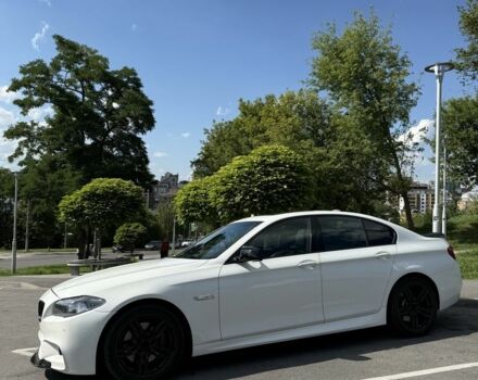 Белый БМВ 5 Серия, объемом двигателя 3 л и пробегом 220 тыс. км за 14999 $, фото 3 на Automoto.ua