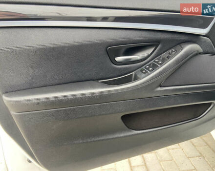 Білий БМВ 5 Серія, об'ємом двигуна 2 л та пробігом 171 тис. км за 13200 $, фото 32 на Automoto.ua