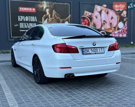 Білий БМВ 5 Серія, об'ємом двигуна 2 л та пробігом 330 тис. км за 10500 $, фото 30 на Automoto.ua