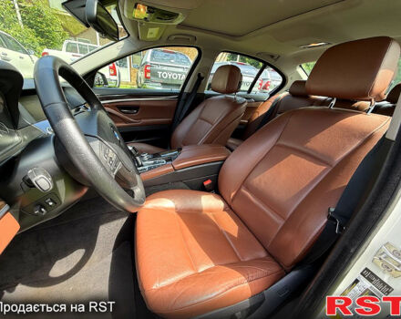 Білий БМВ 5 Серія, об'ємом двигуна 3 л та пробігом 231 тис. км за 11300 $, фото 5 на Automoto.ua