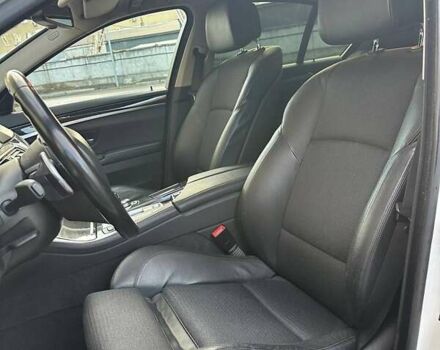 БМВ 5 Серия 2012 в Киеве на Automoto.ua Белый БМВ 5 Серия, объемом двигателя 2 л и пробегом 140 тыс. км за 15000 $, фото 24 на Automoto.ua