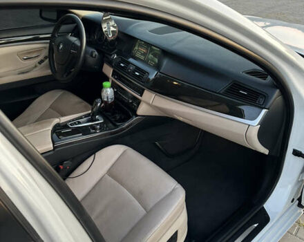 Белый БМВ 5 Серия, объемом двигателя 2.99 л и пробегом 235 тыс. км за 12500 $, фото 11 на Automoto.ua