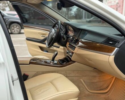 Белый БМВ 5 Серия, объемом двигателя 3 л и пробегом 228 тыс. км за 14499 $, фото 4 на Automoto.ua