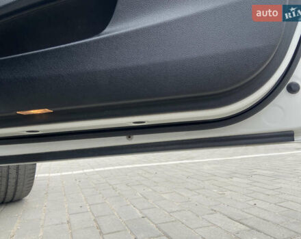 Білий БМВ 5 Серія, об'ємом двигуна 2 л та пробігом 171 тис. км за 13200 $, фото 9 на Automoto.ua