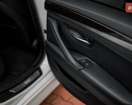 Белый БМВ 5 Серия, объемом двигателя 2 л и пробегом 282 тыс. км за 17500 $, фото 56 на Automoto.ua