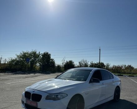 Белый БМВ 5 Серия, объемом двигателя 3 л и пробегом 202 тыс. км за 17600 $, фото 2 на Automoto.ua