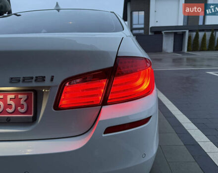 Білий БМВ 5 Серія, об'ємом двигуна 2 л та пробігом 200 тис. км за 12900 $, фото 9 на Automoto.ua