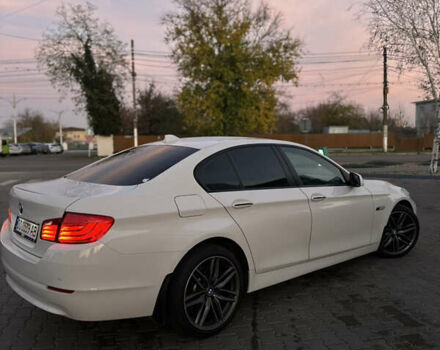 Белый БМВ 5 Серия, объемом двигателя 2 л и пробегом 235 тыс. км за 13700 $, фото 3 на Automoto.ua