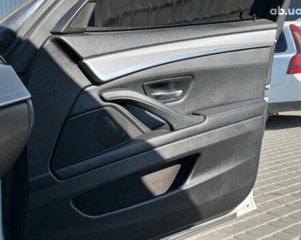 Білий БМВ 5 Серія, об'ємом двигуна 2 л та пробігом 215 тис. км за 12990 $, фото 29 на Automoto.ua