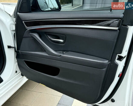 Білий БМВ 5 Серія, об'ємом двигуна 2 л та пробігом 200 тис. км за 12900 $, фото 41 на Automoto.ua