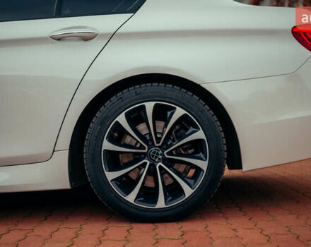 Белый БМВ 5 Серия, объемом двигателя 2 л и пробегом 282 тыс. км за 17500 $, фото 11 на Automoto.ua