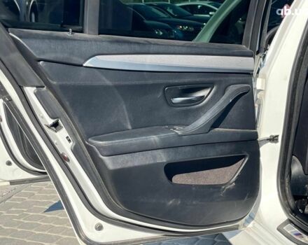 Білий БМВ 5 Серія, об'ємом двигуна 2 л та пробігом 215 тис. км за 12990 $, фото 31 на Automoto.ua