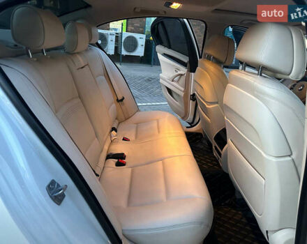 Білий БМВ 5 Серія, об'ємом двигуна 3 л та пробігом 143 тис. км за 21000 $, фото 16 на Automoto.ua